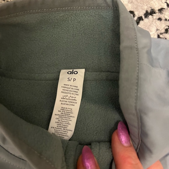 Alo yoga cosmic grey In Motion Vest - Sz Small - Picture 5 of 6